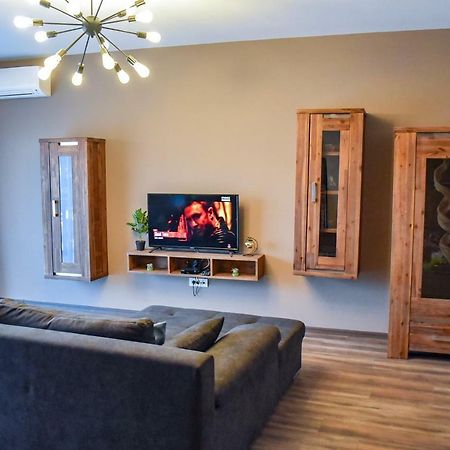 Wood Central Apartment Temešvár Exteriér fotografie